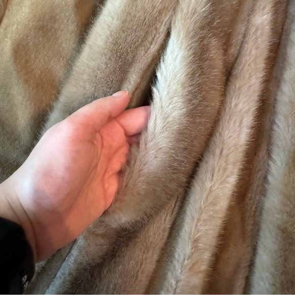 Vintage 1970s Lilli Ann Faux Fur Suede Jacket - Picture 3 of 14